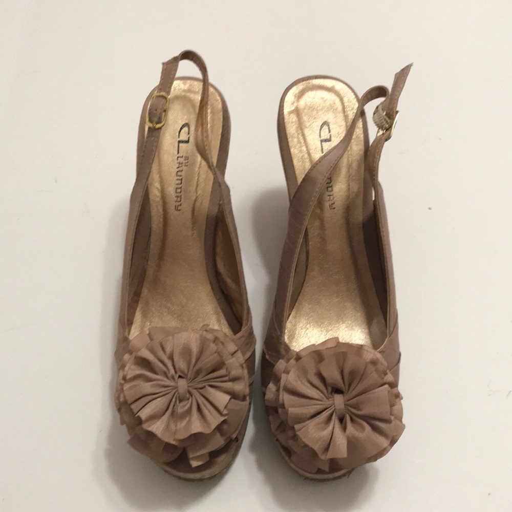 Super Cute Neutral wedges